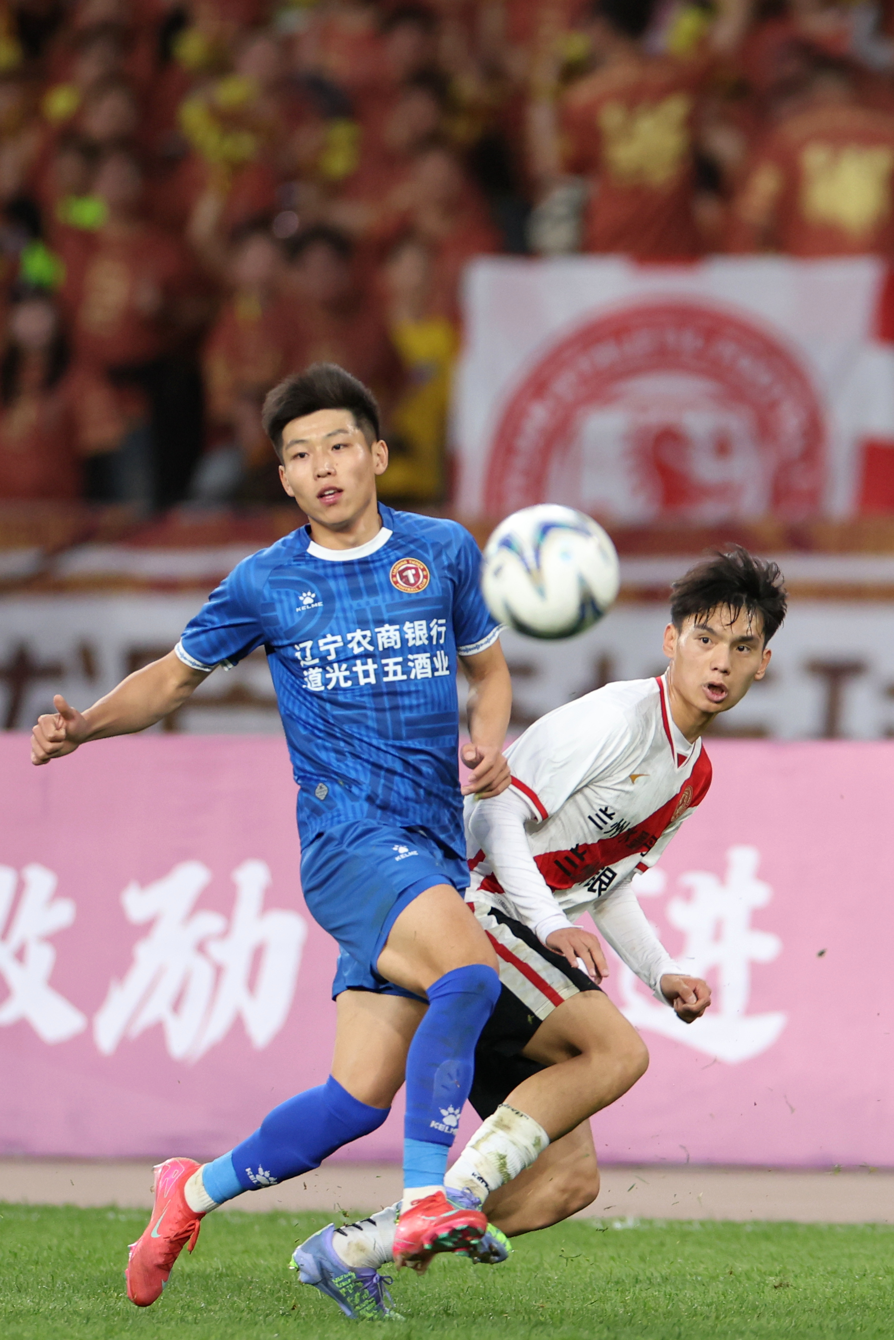 足协杯-青岛西海岸2-0大连鲲城进八强将战国安阿齐兹传射建的简单介绍