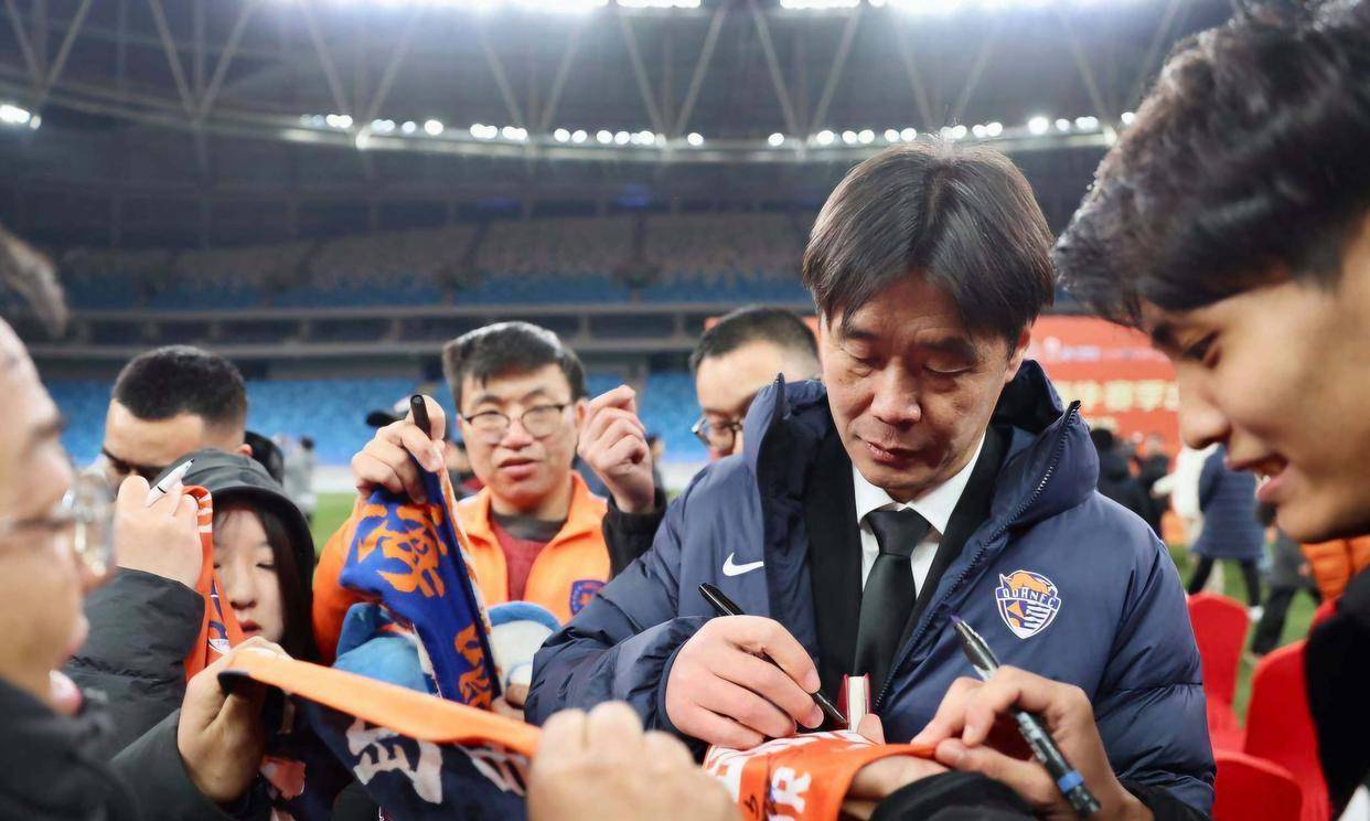 中超中甲赛果：上海申花3-1北京国安，深圳新鹏城4-0胜青岛海牛