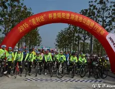 乌迪内斯攀登崇山抵雪，勇闯征途踏步疾行