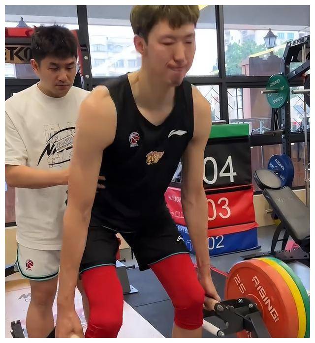 西藏队关键比赛获胜，球员积极备战下场对决的简单介绍